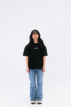 STAY CURIOUS FISHEYE BOXY TEE - OBSIDIAN