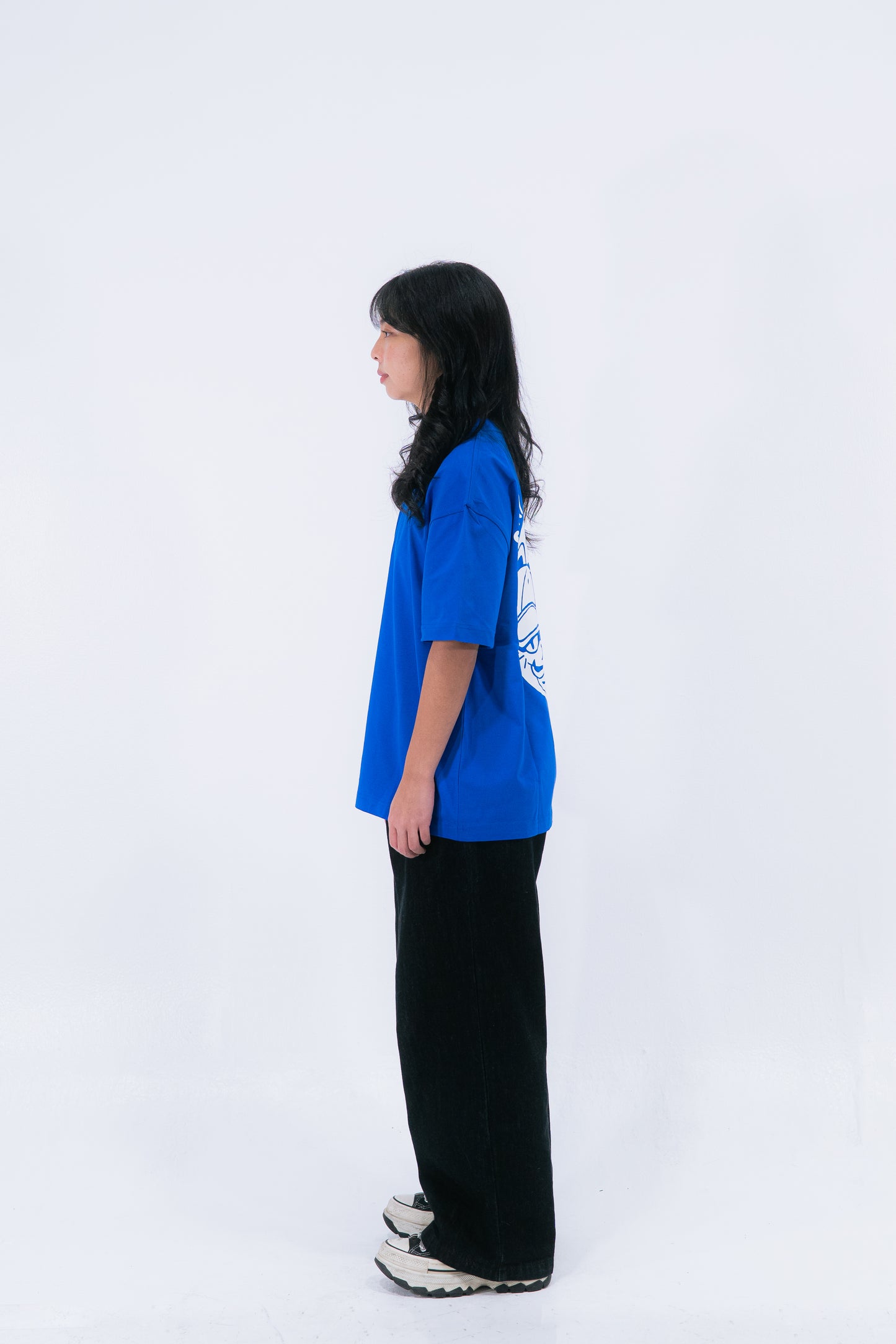 STAY CURIOUS FISHEYE BOXY TEE - COBALT