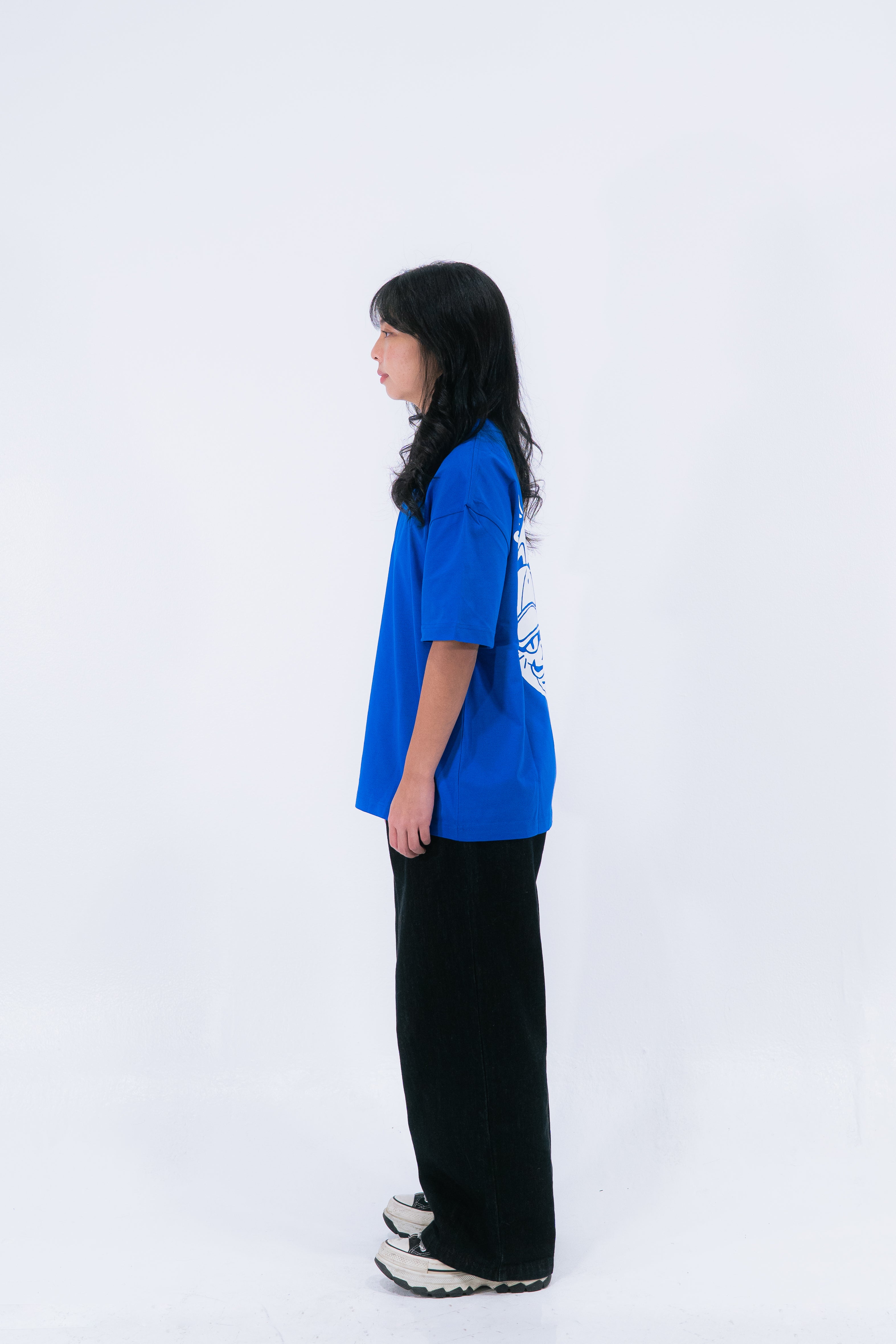 STAY CURIOUS FISHEYE BOXY TEE - COBALT